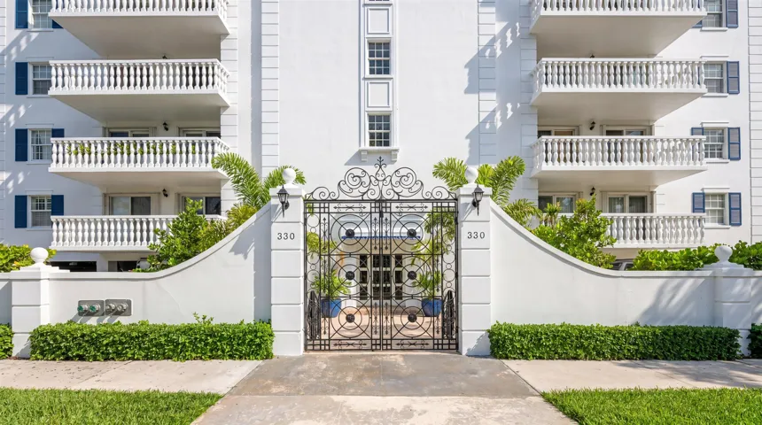 02-330 Cocoanut Row Unit 5B