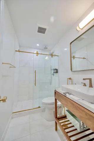 Bath guest 3rd