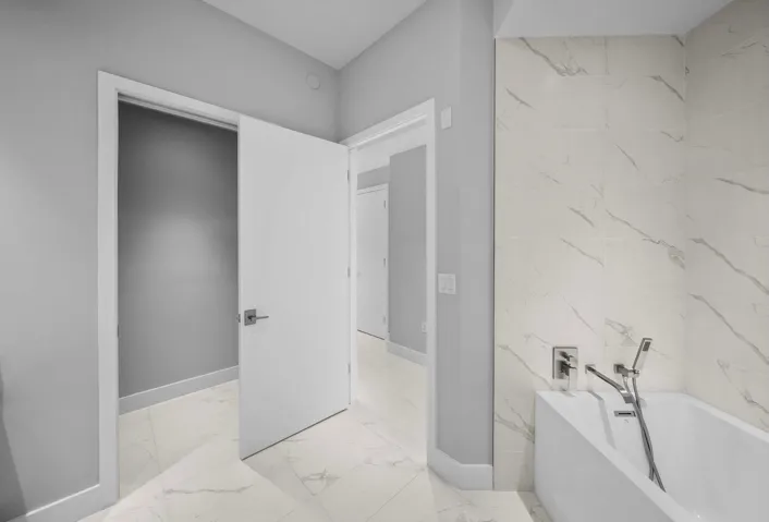 2436AA92-69BA-4BE0-8D88-41F6C1E416A0