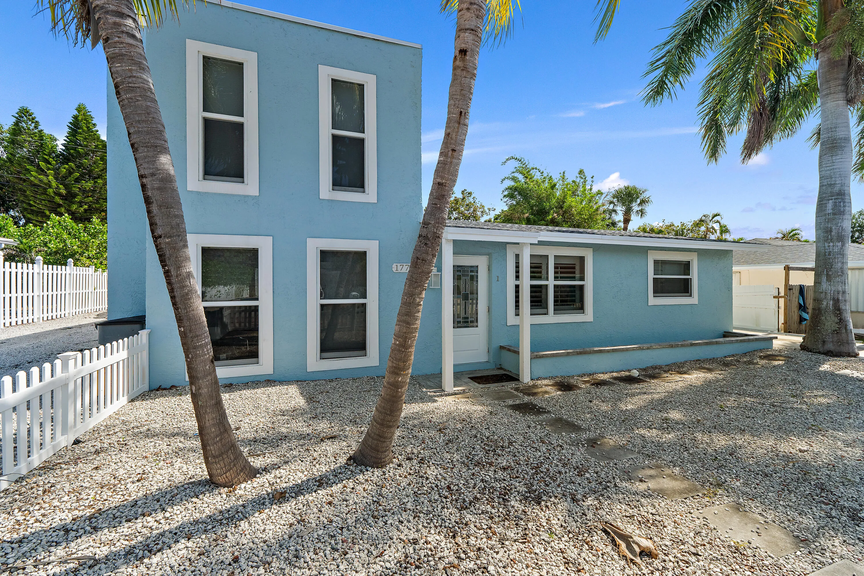 010-1779LenDrive-NorthPalmBeach-FL-33408
