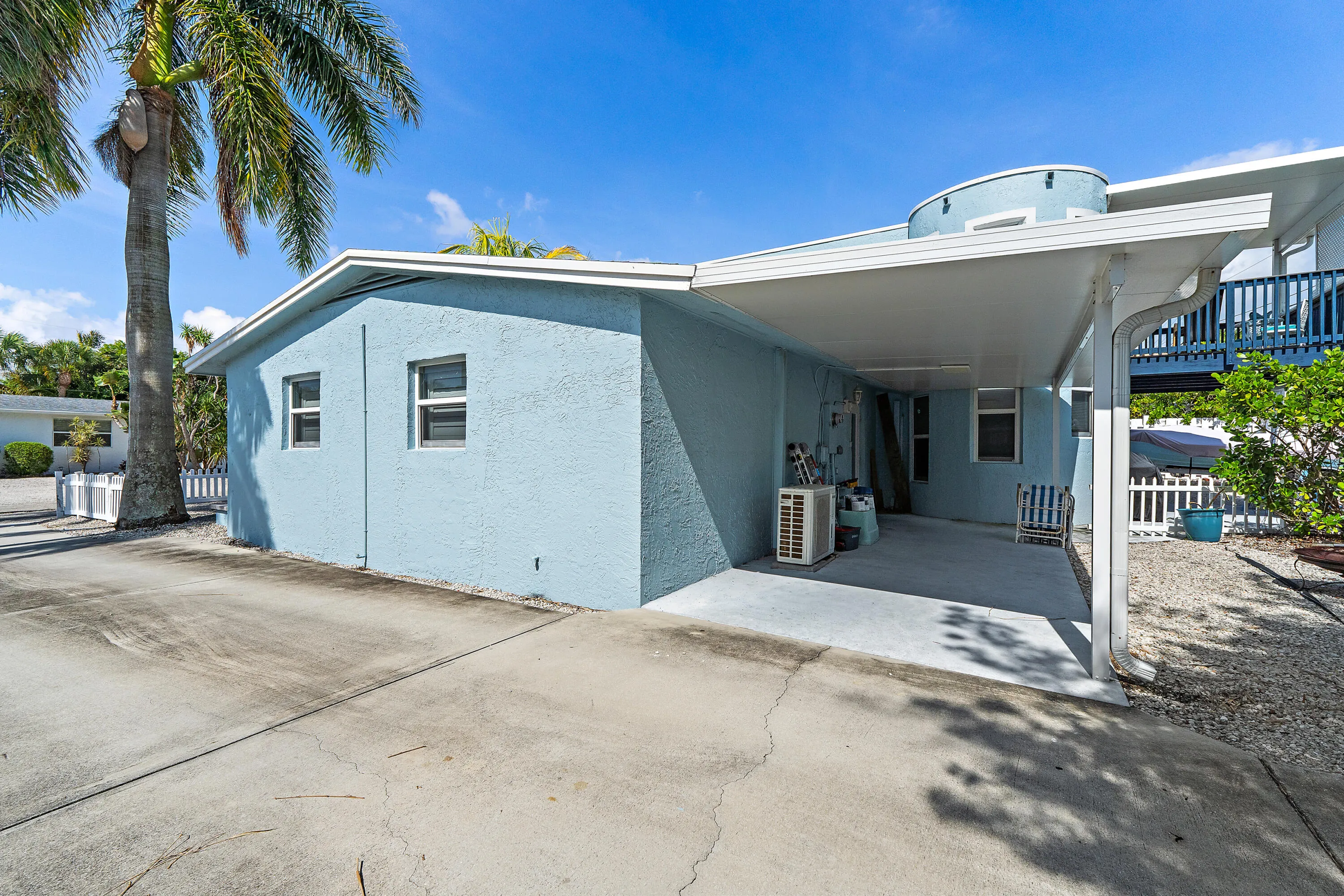 004-1779LenDrive-NorthPalmBeach-FL-33408