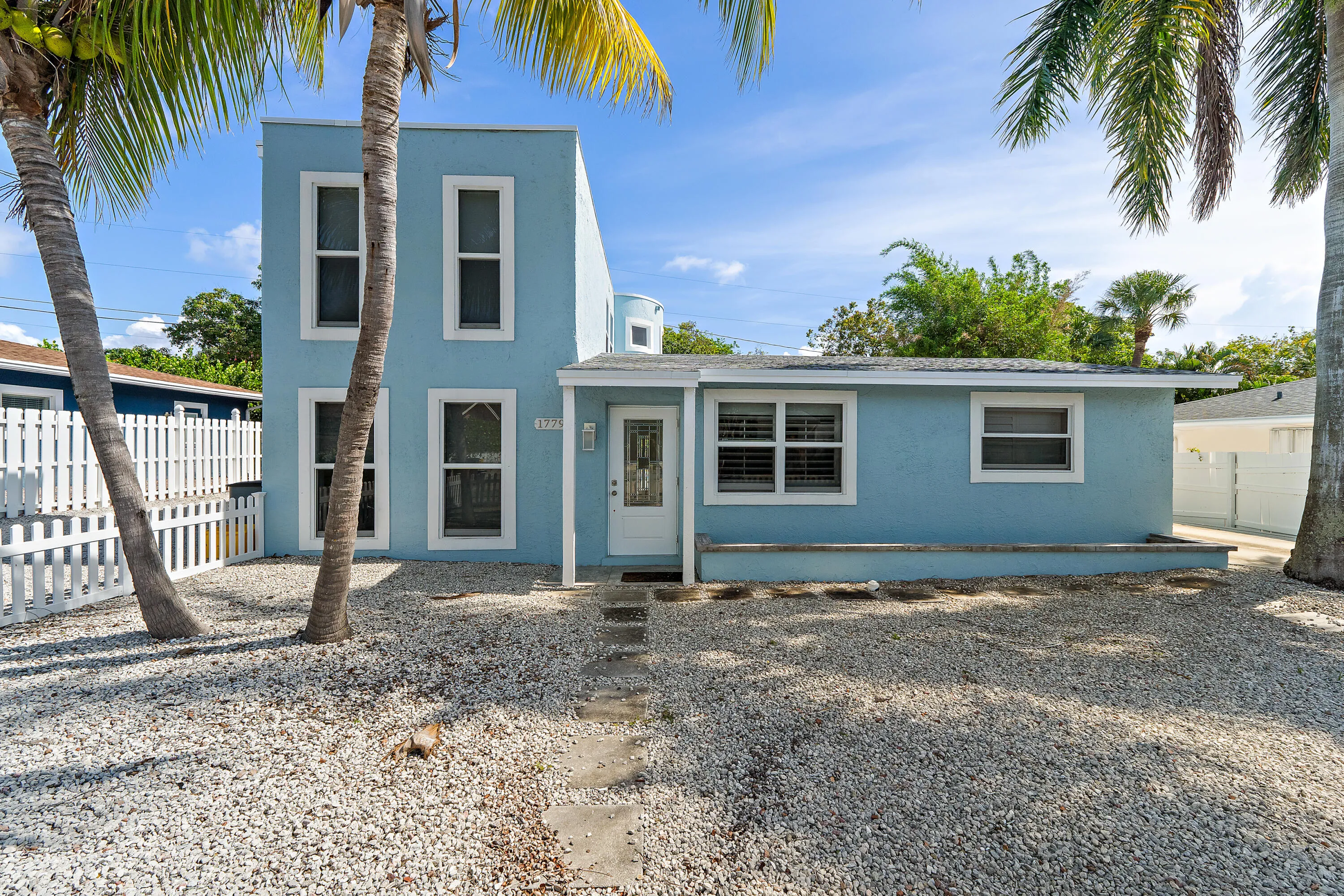 009-1779LenDrive-NorthPalmBeach-FL-33408