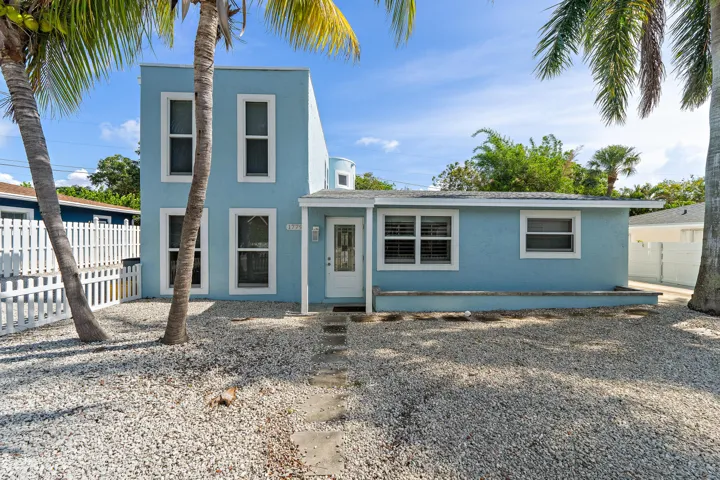 009-1779LenDrive-NorthPalmBeach-FL-33408