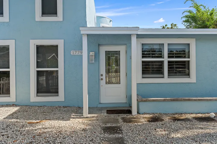 011-1779LenDrive-NorthPalmBeach-FL-33408