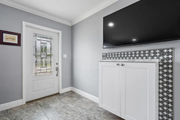 1779 Len Dr 2 bedroom entry door