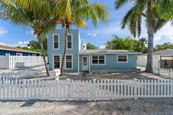 007-1779LenDrive-NorthPalmBeach-FL-33408