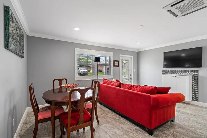 1779 Len Dr 2 bedroom living and dining