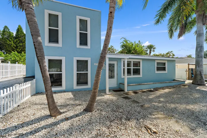 010-1779LenDrive-NorthPalmBeach-FL-33408