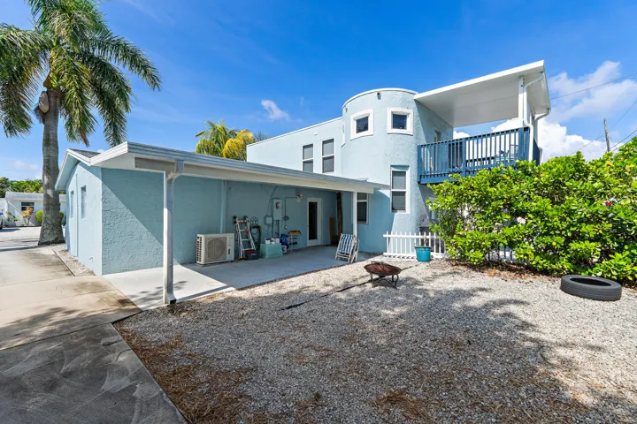 005-1779LenDrive-NorthPalmBeach-FL-33408
