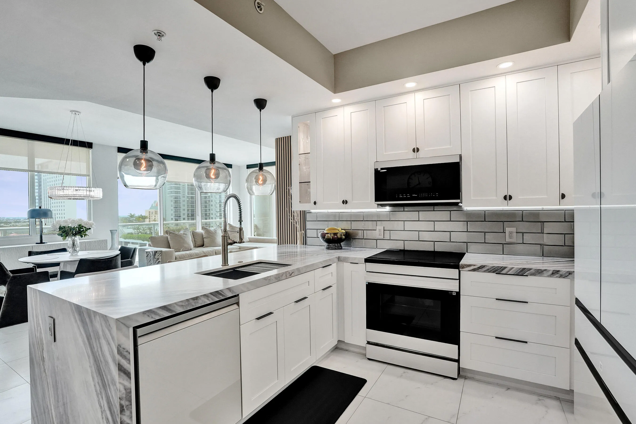 STRADA 315 #1206 KITCHEN THRU TO DINING