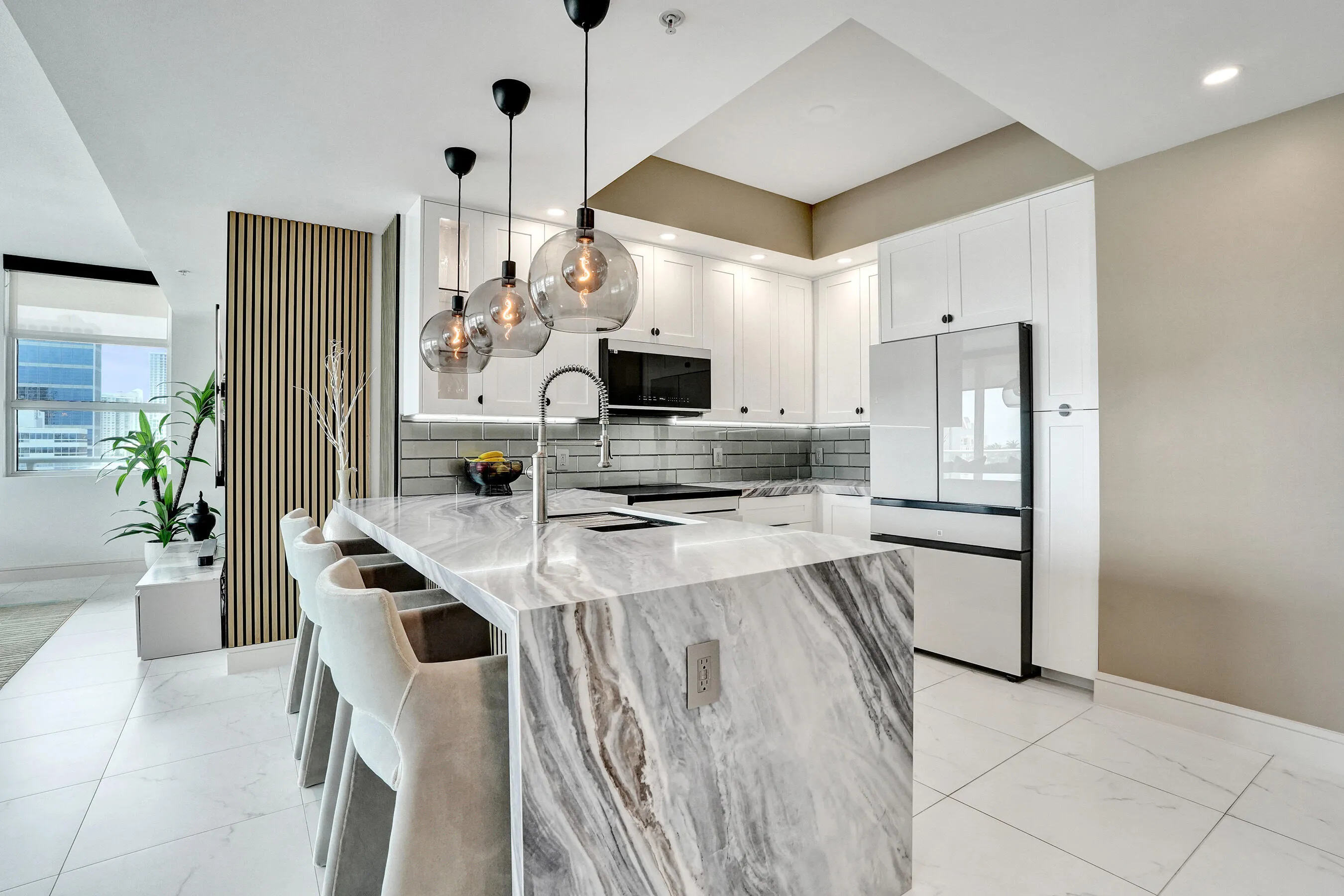 STRADA 315 #1206 KITCHEN W COUNTER