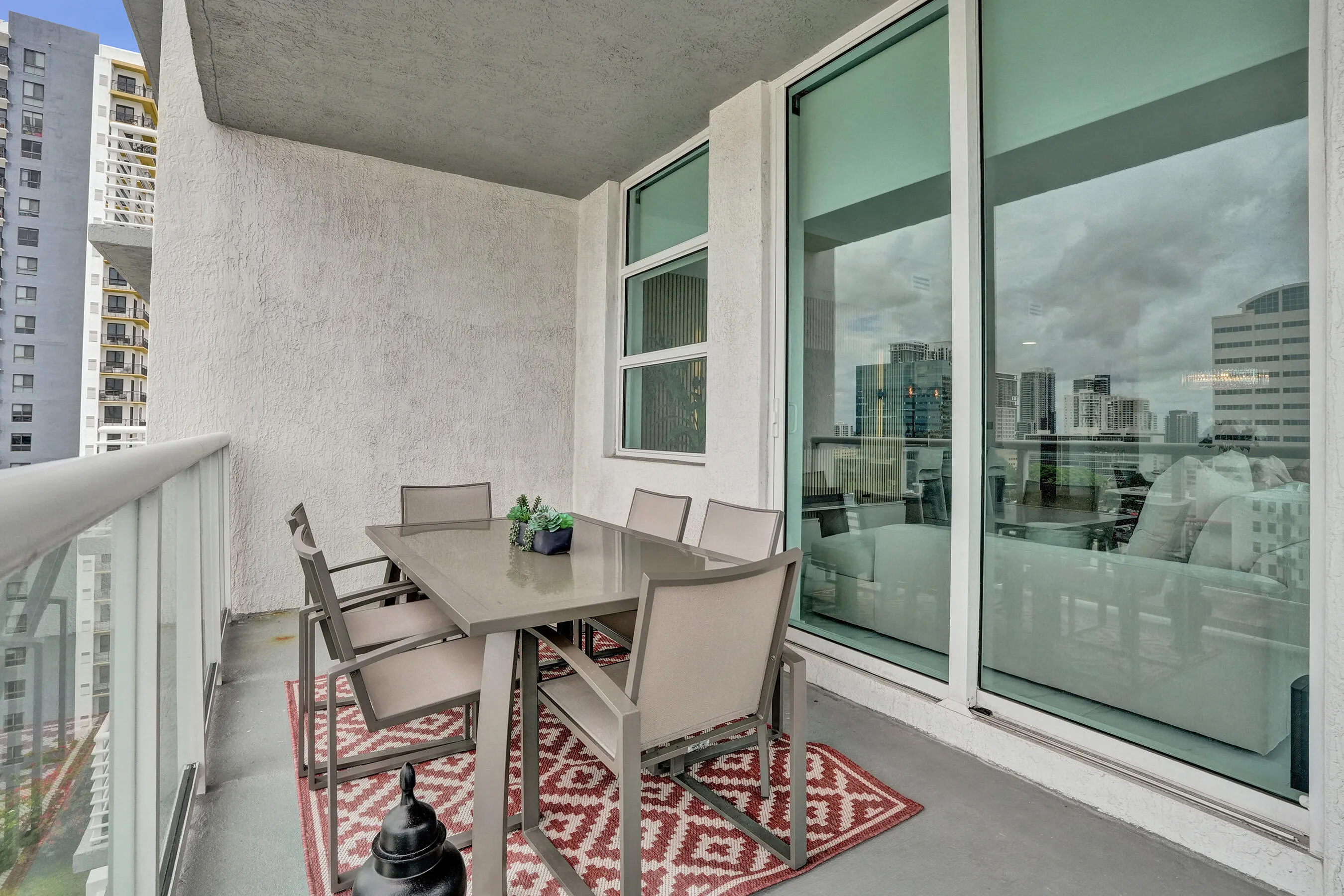 STRADA 315 #1206 BALCONY DINING