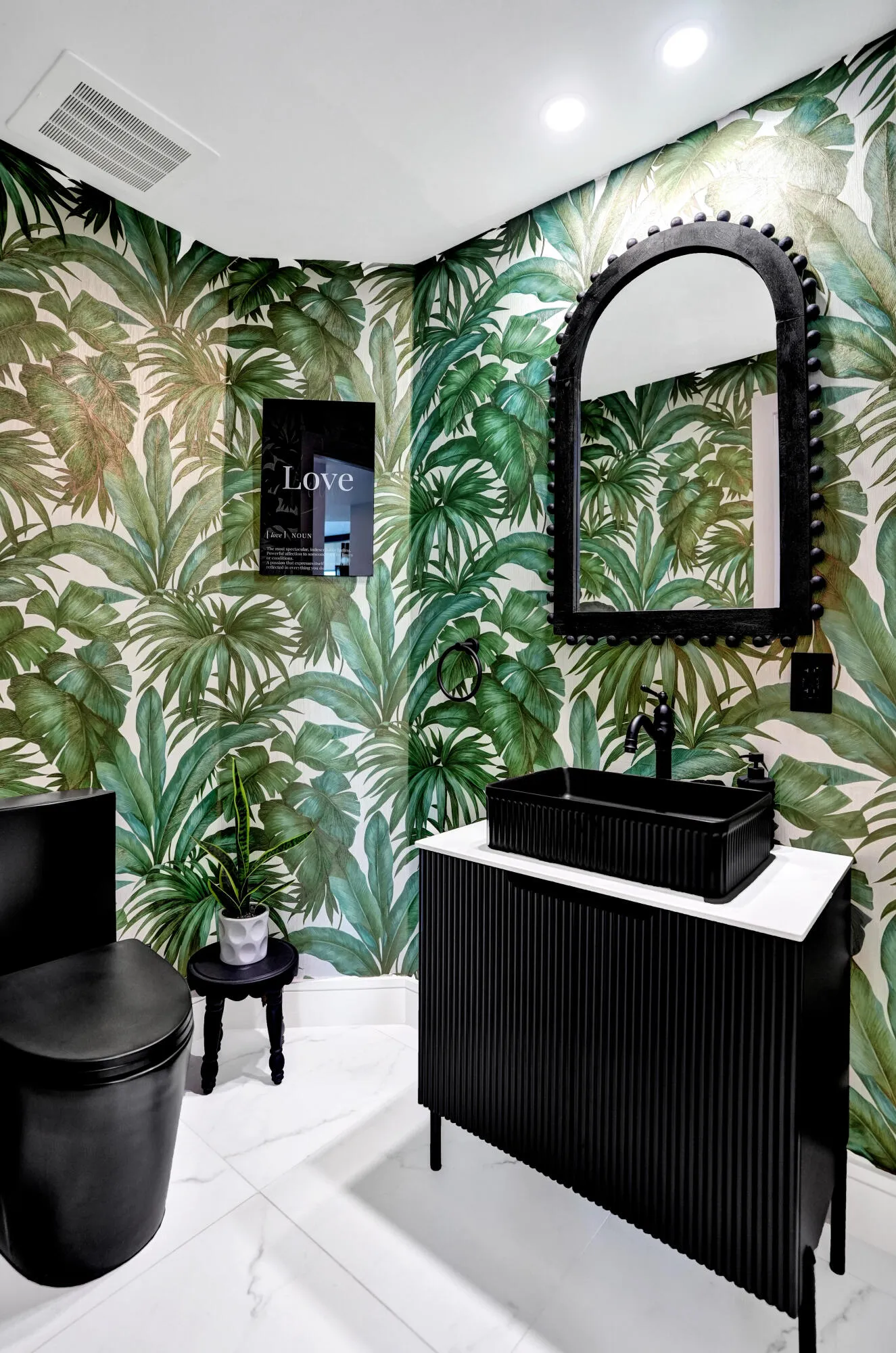 STRADA 315 #1206 POWDER ROOM 2