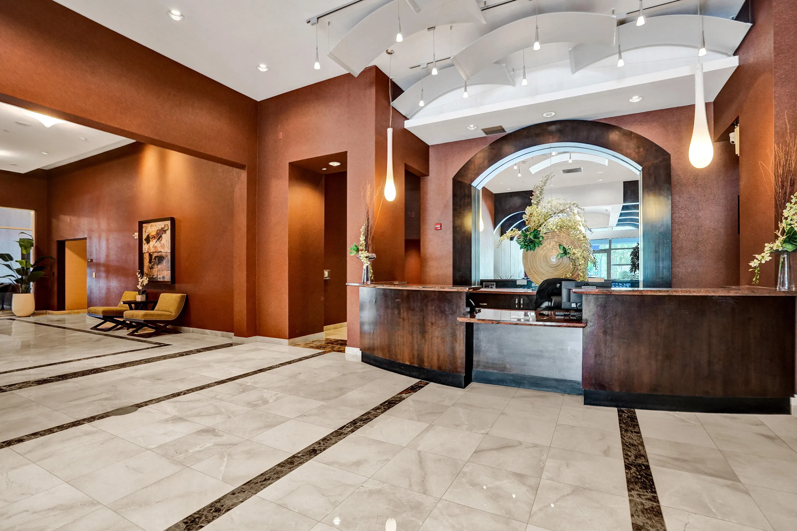 STRADA 315 #1206 LOBBY DESK