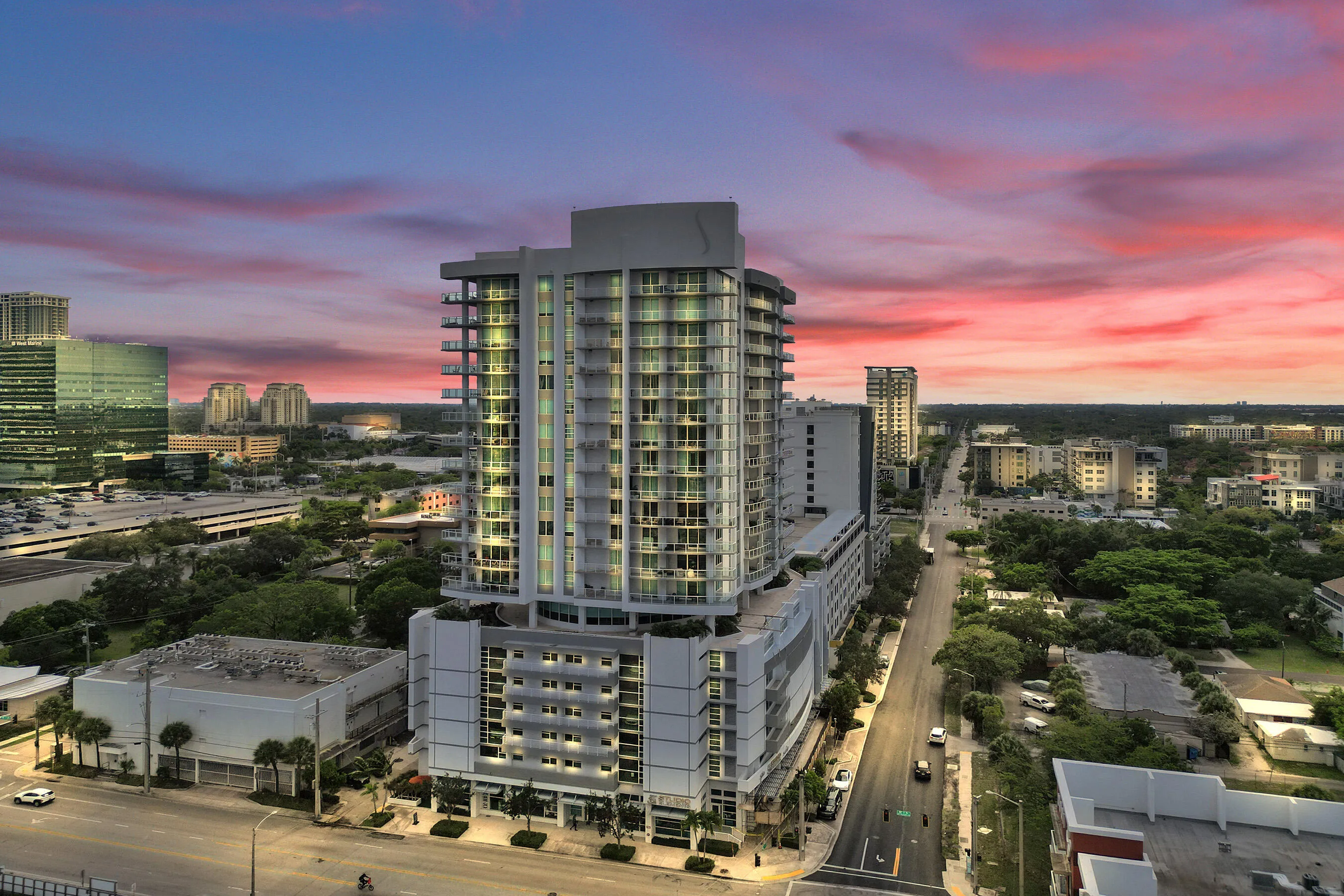 STRADA 315 #1206 TWILIGHT BUILDING