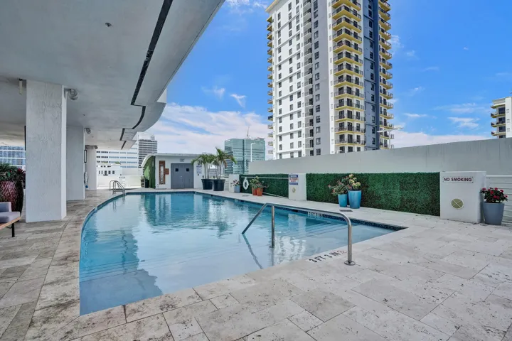 STRADA 315 #1206 POOL 2