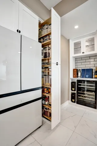STRADA 315 #1206 KITCHEN PANTRY SLIDE OU