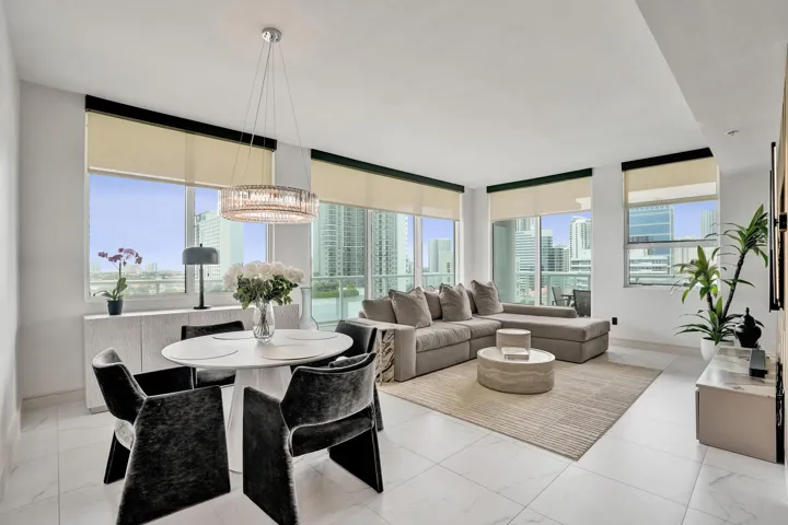 STRADA 315 #1206 LIVING AND DINING RM
