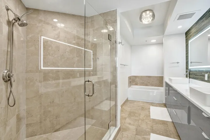 STRADA 315 #1206 MASTER BATH