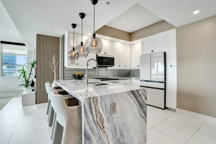STRADA 315 #1206 KITCHEN W COUNTER