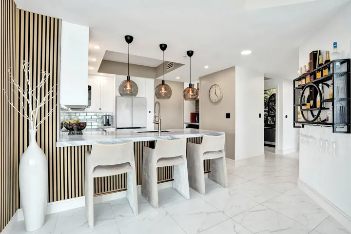 STRADA 315 #1206 KITCHEN WIDE W BAR STOO