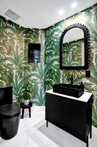 STRADA 315 #1206 POWDER ROOM 2