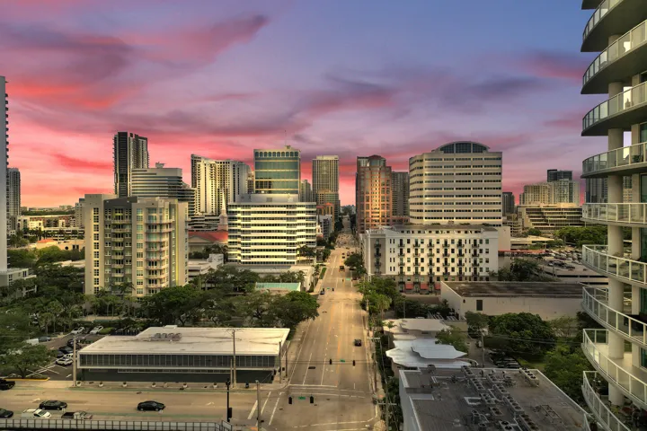 STRADA 315 #1206 TWILIGHT CITY VIEW