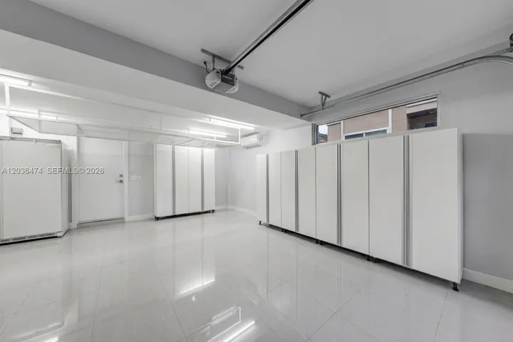 2 Covered parkings with AC