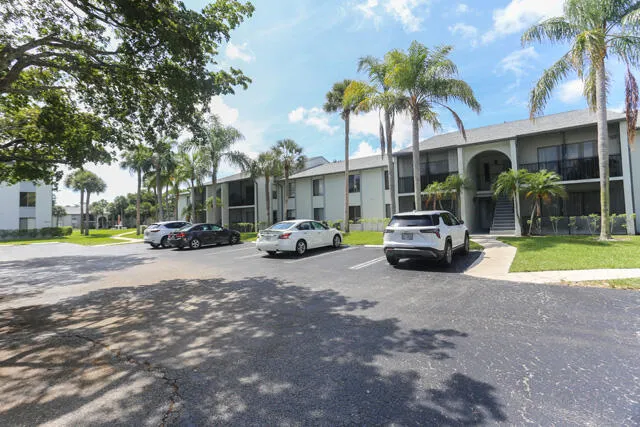 Front NW view of building 1010
