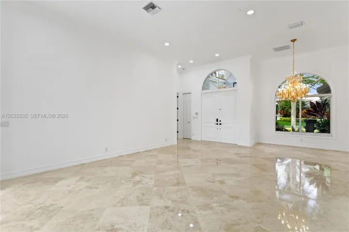 ENTRY AND LIVING RM