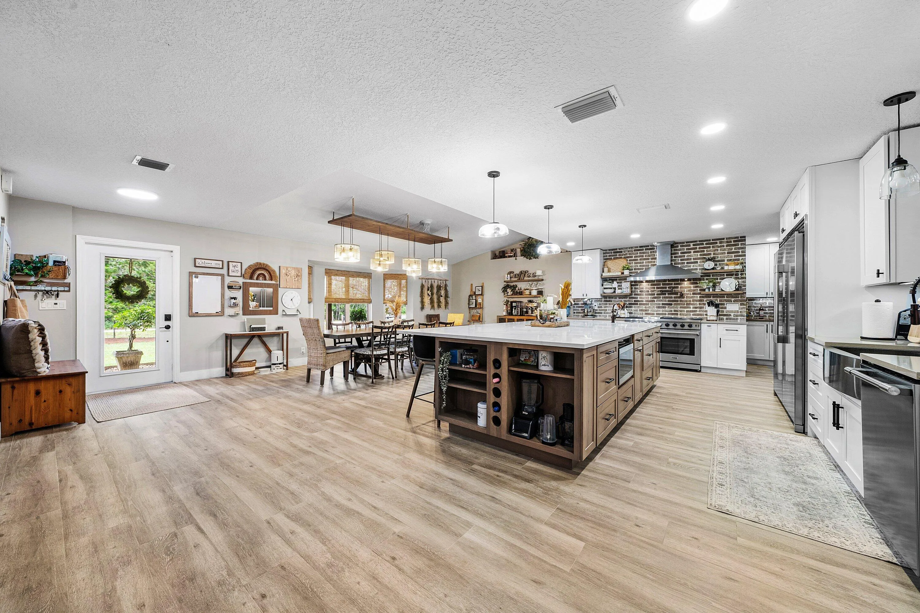 016-1473263rdCourtNorth-TheAcreage-FL-33
