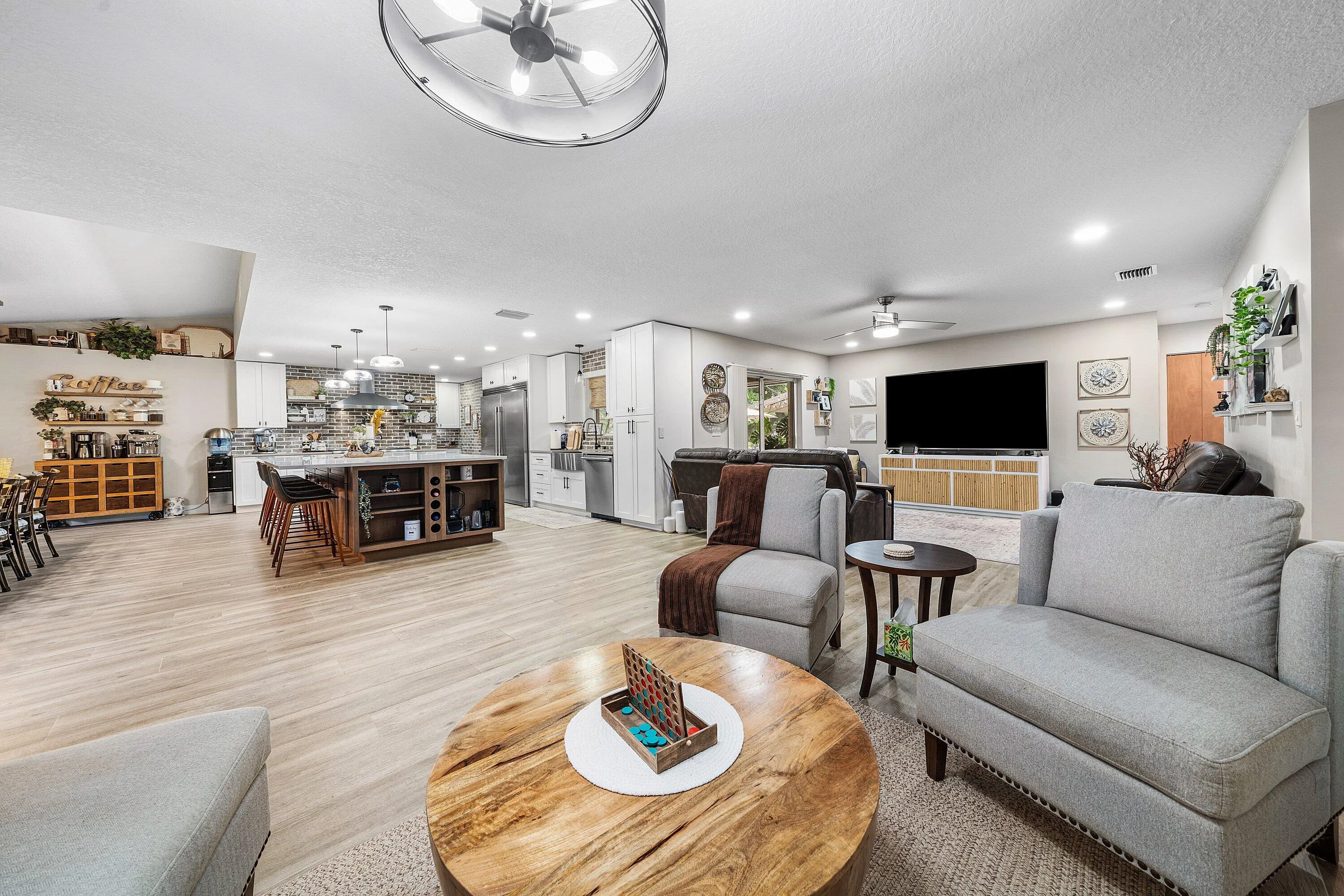 020-1473263rdCourtNorth-TheAcreage-FL-33