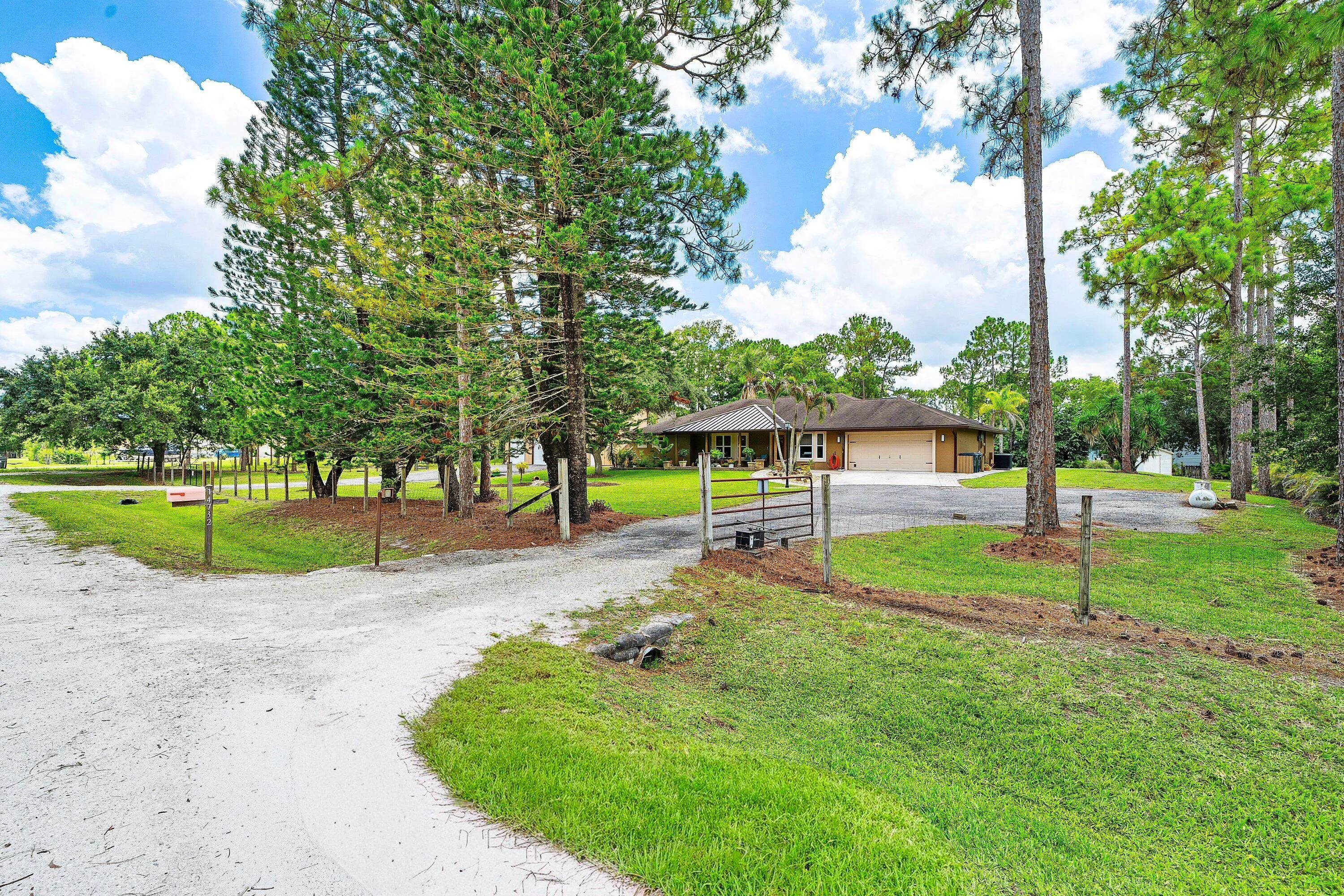 001-1473263rdCourtNorth-TheAcreage-FL-33