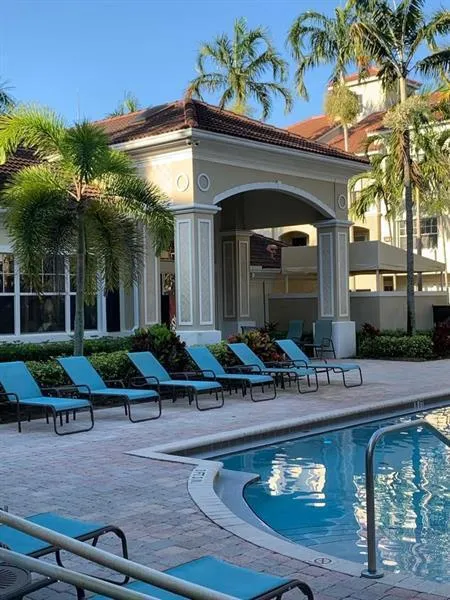 6020 W Sample Rd # 105 Coral Springs poo