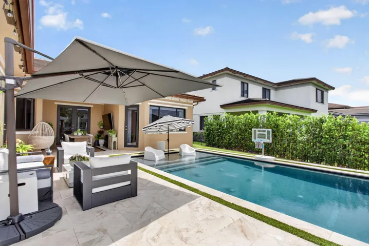 56-web-or-mls-10800-1647