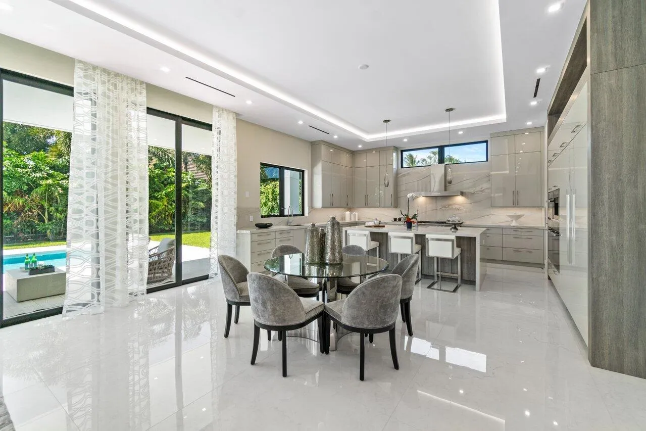 Eat in Kitchen