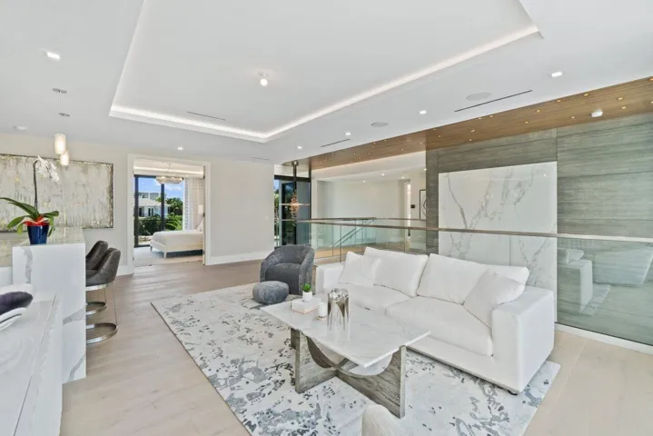 2nd Floor Family Room
