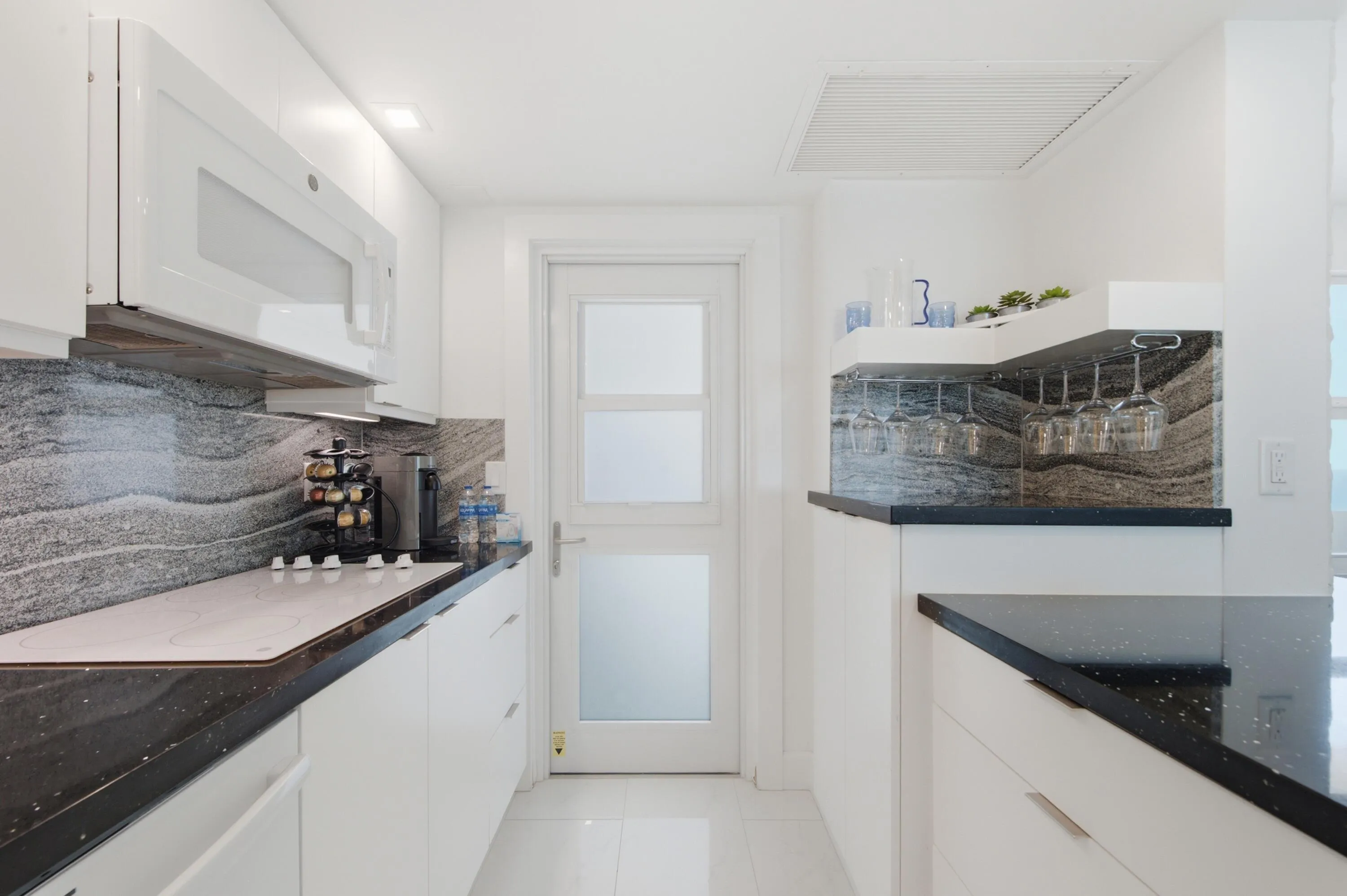 Tiara East 1422 Kitchen