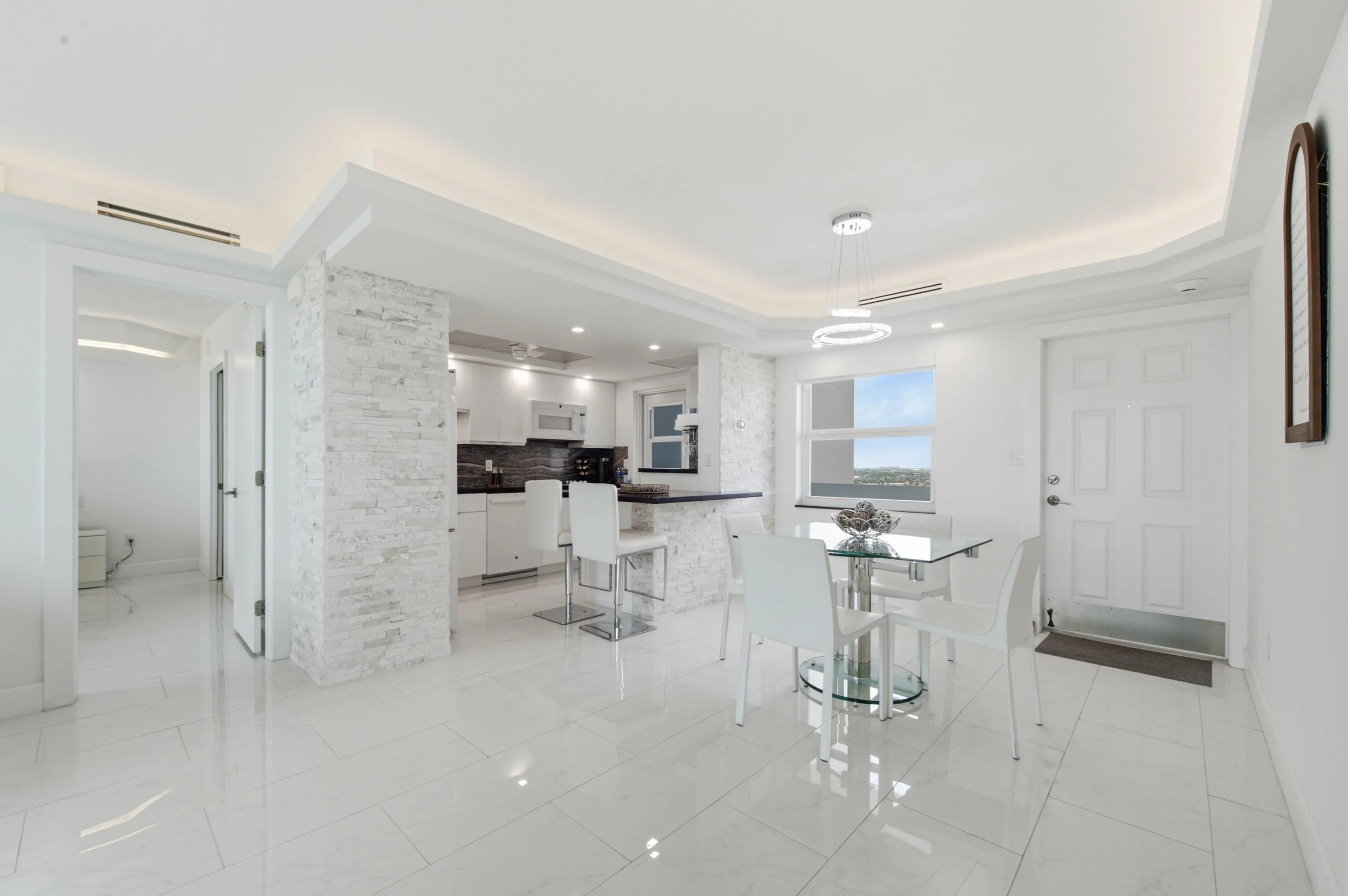 tiara east 1422 dining room-kitchen