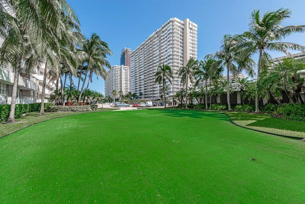 Putting green