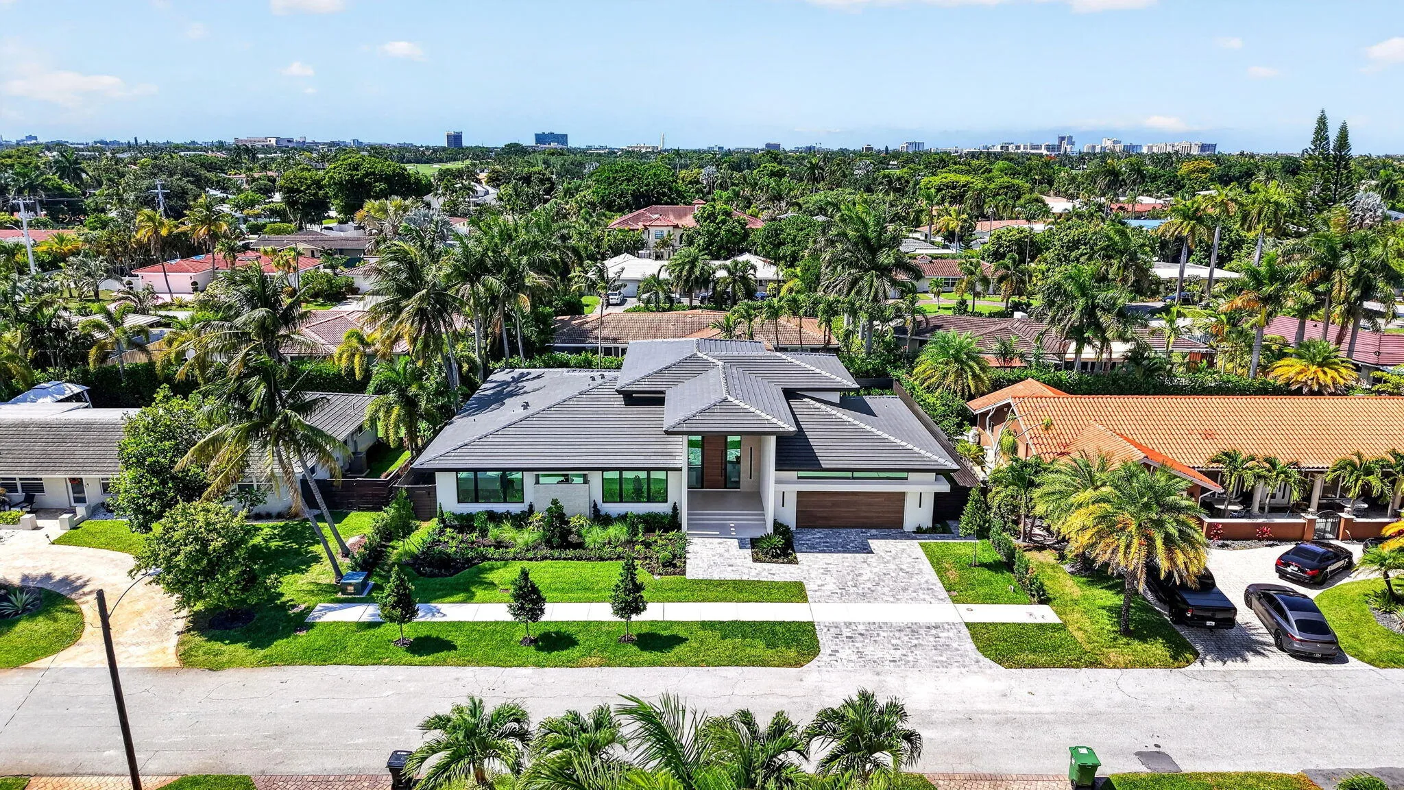 An aerial perspective places the residence within Coral Ridge, near Fort Lauderdale's waterfront, beaches, and urban amenities.