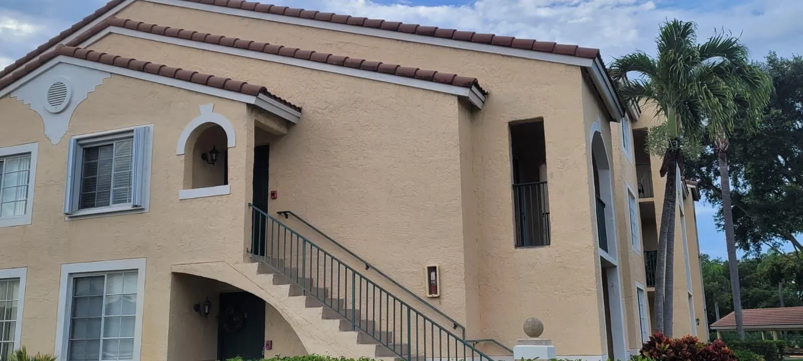Wxclusive entrance
