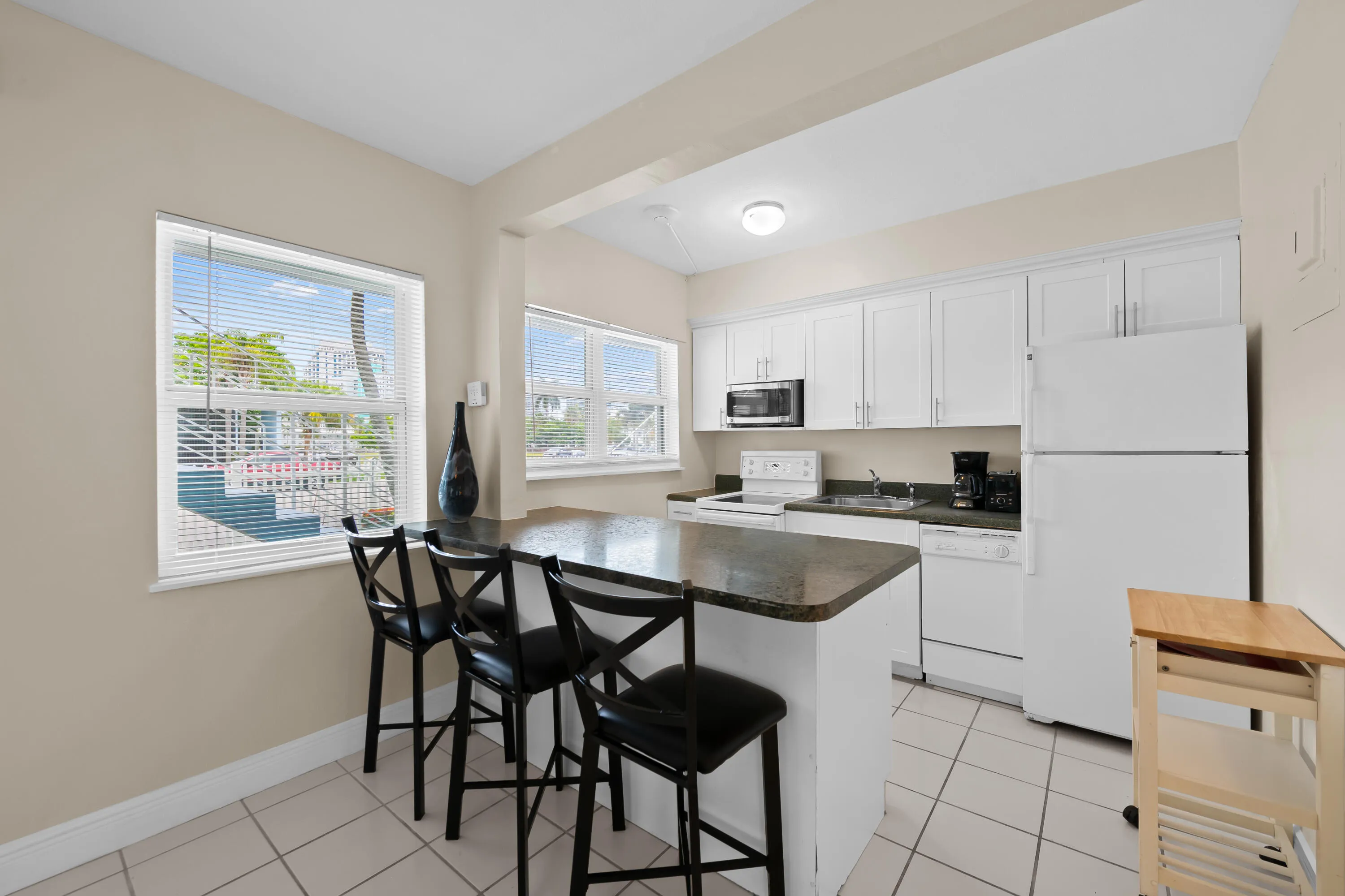Breakfast area and kitchen