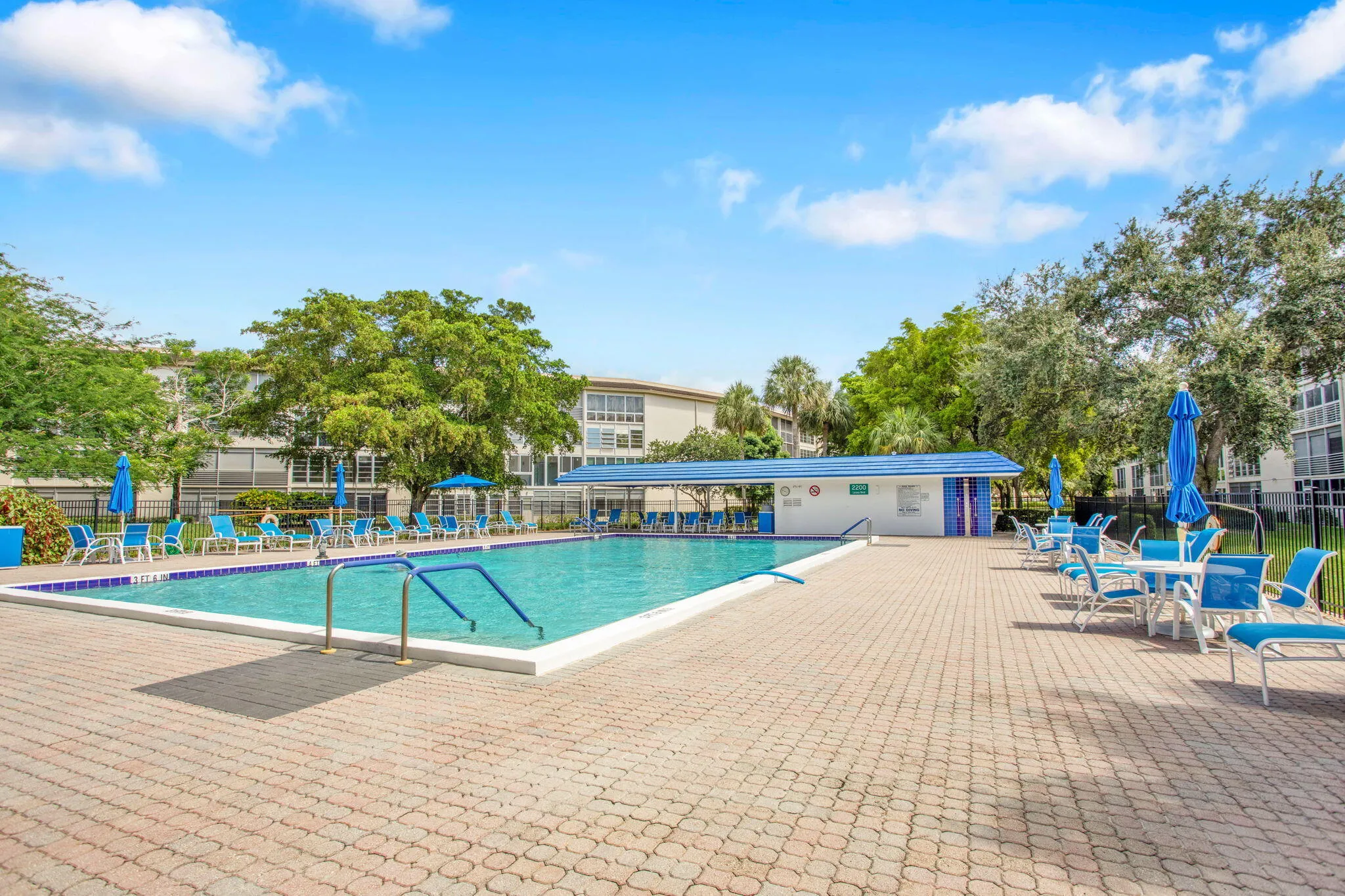 LUCAYA VILLAGE POOL