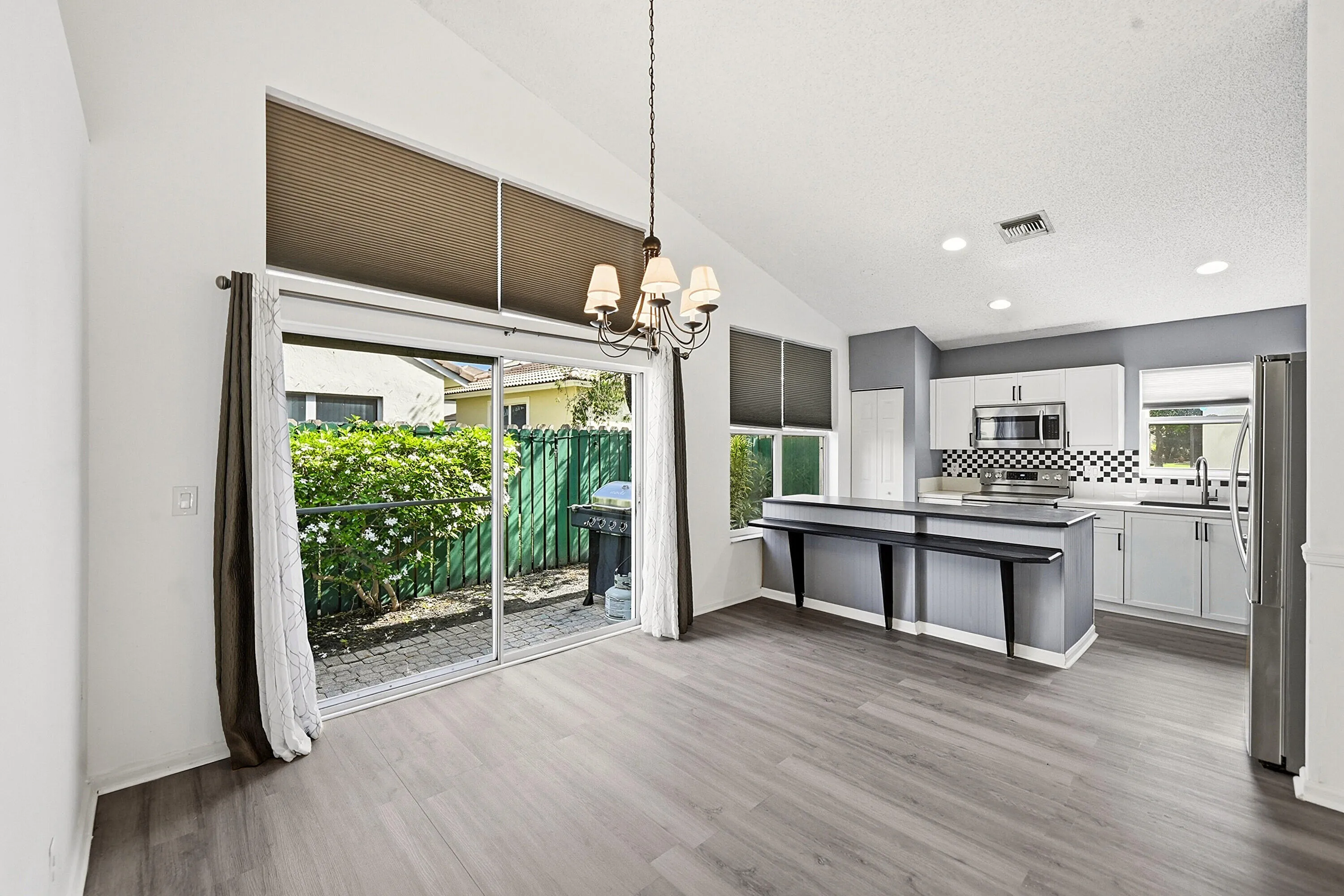 11_dining area