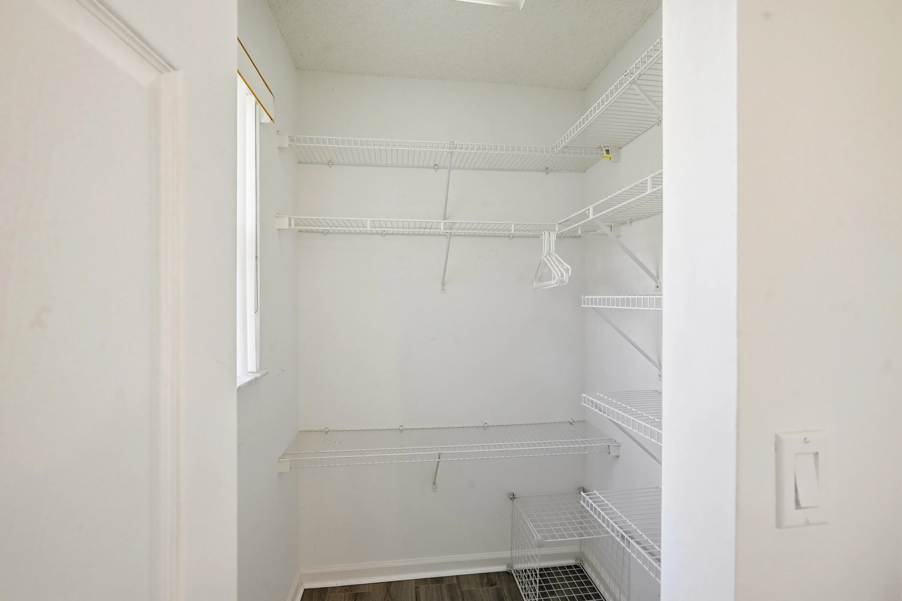 20_walk-in closet