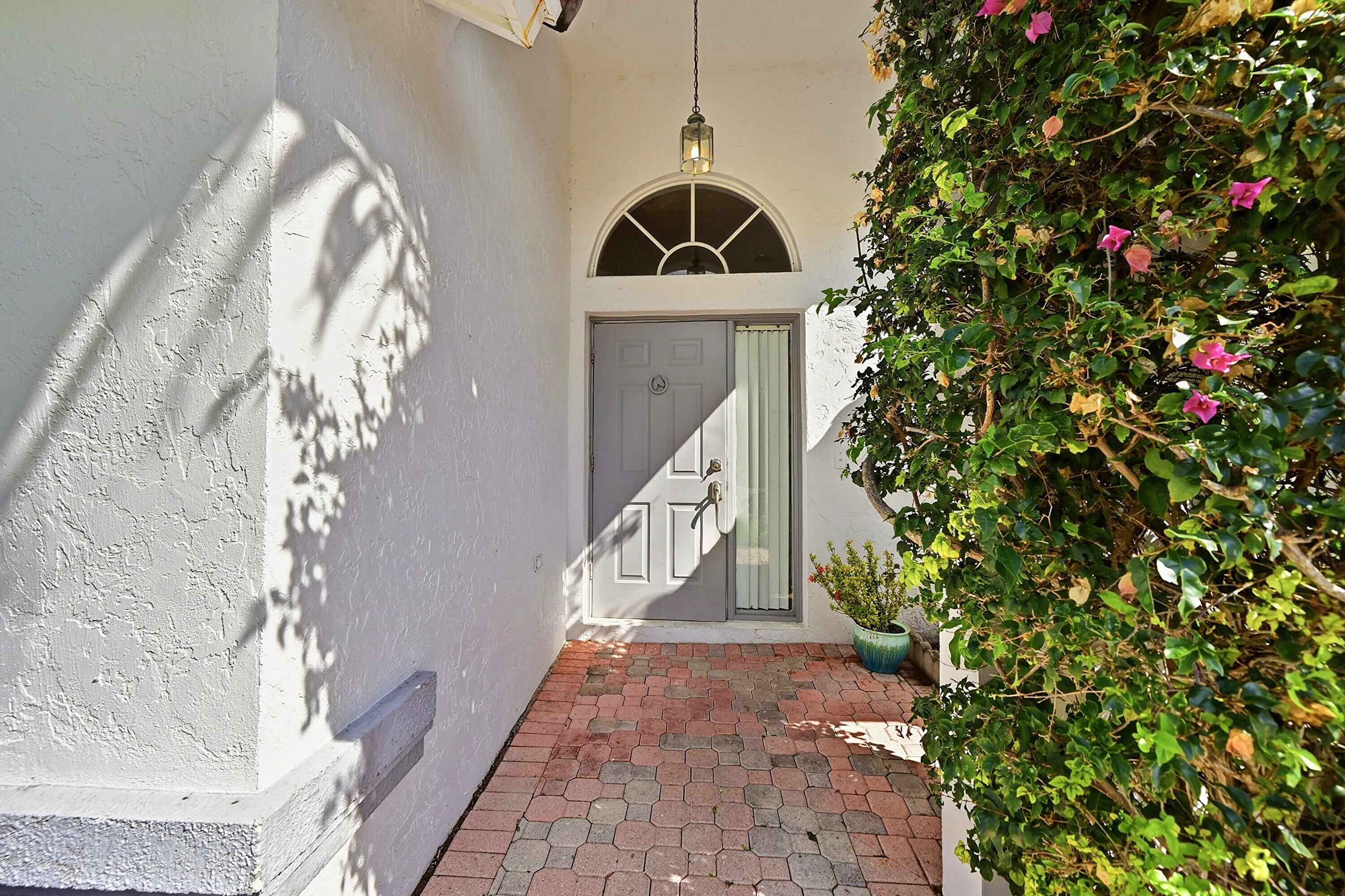 04_exterior entry