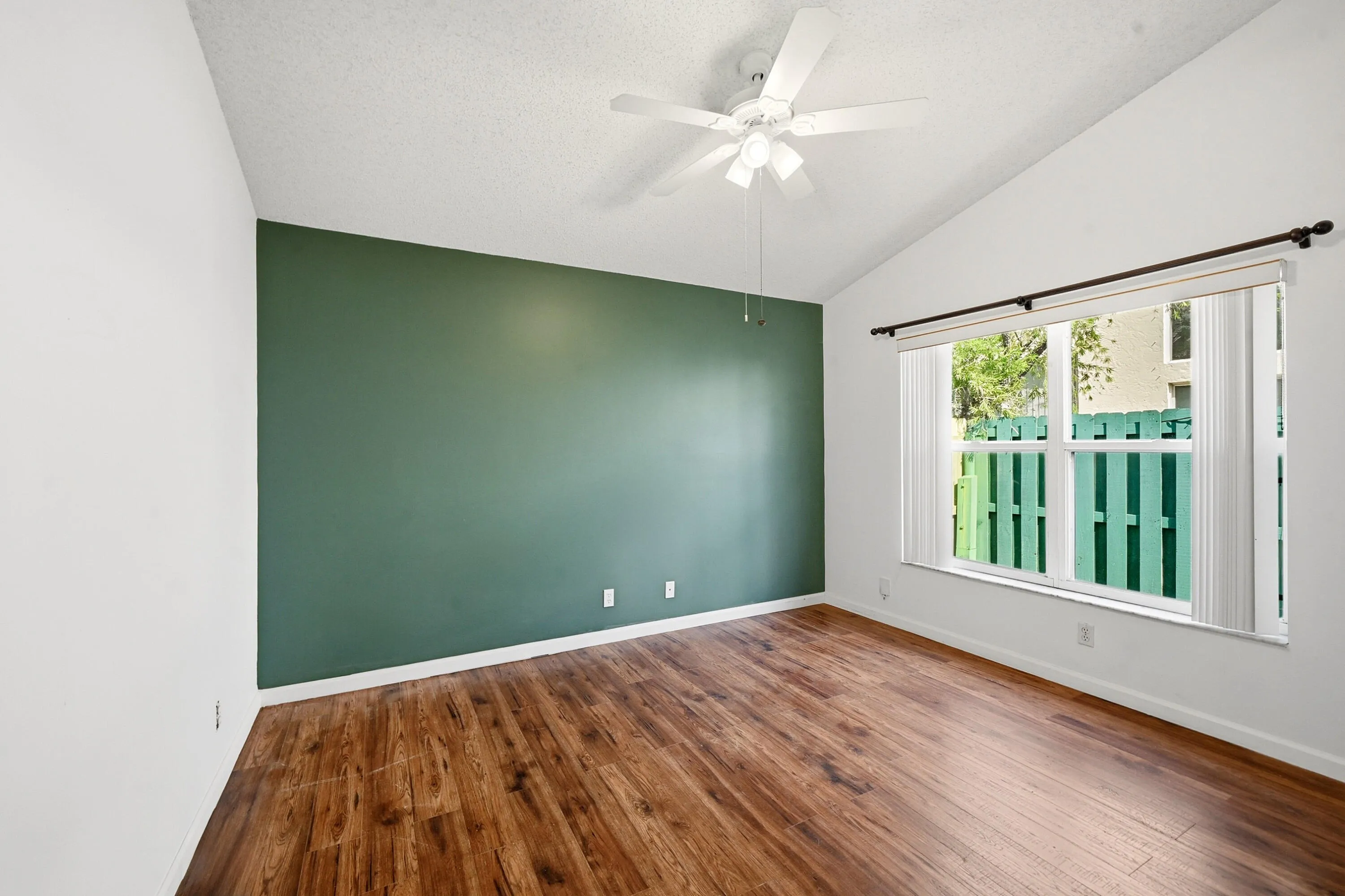 22_primary bedroom