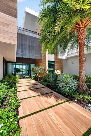 006 - Entry Walkway & Tropical Landscapi