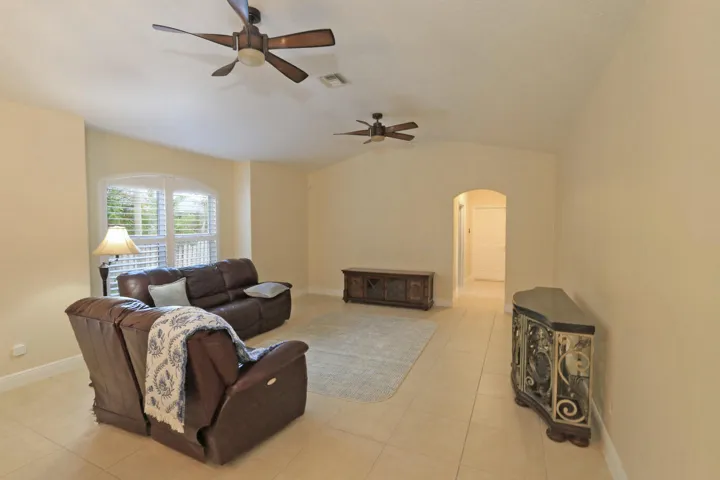 LARGE FAMILY ROOM OFF KITCHEN